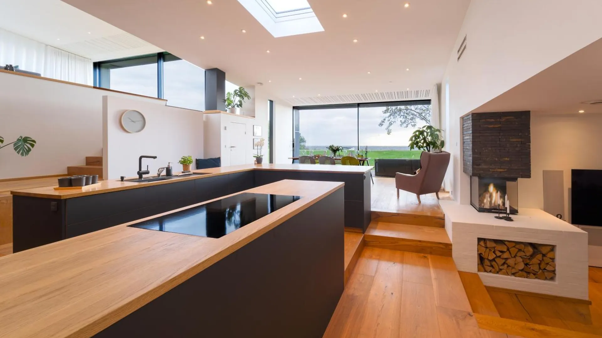 Ocean View In First Row. Architectural Pearl Apartment Dragor